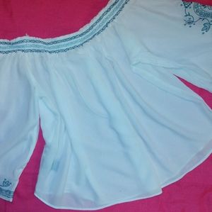 A Byer women's size large flowy White stretch top